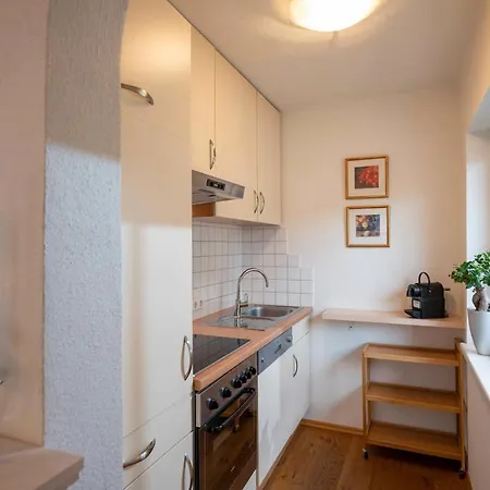 Schott Apartment *